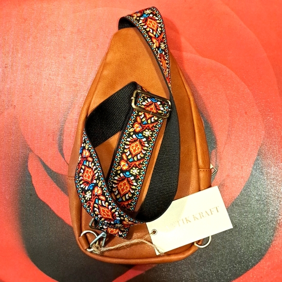 Antik Kraft Crossbody Bag - Picture 4 of 5